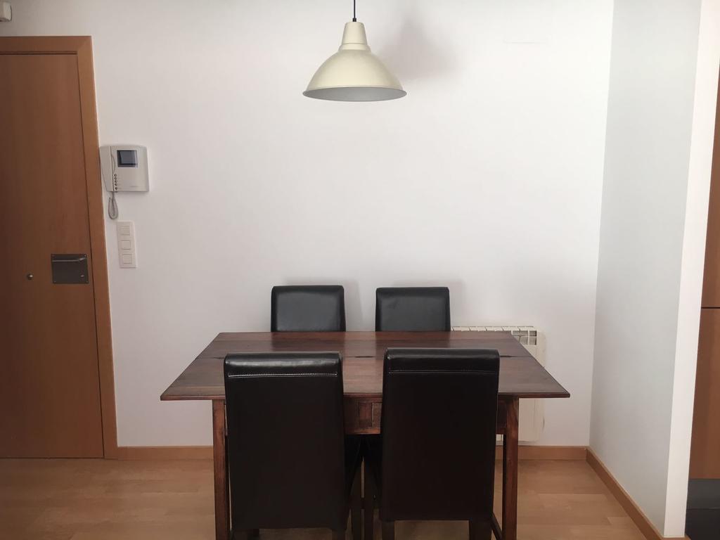 Apartament Hug Roger Valencia D'Aneu ภายนอก รูปภาพ