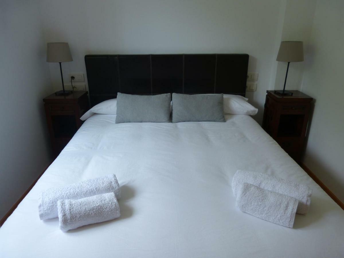 Apartament Hug Roger Valencia D'Aneu ภายนอก รูปภาพ